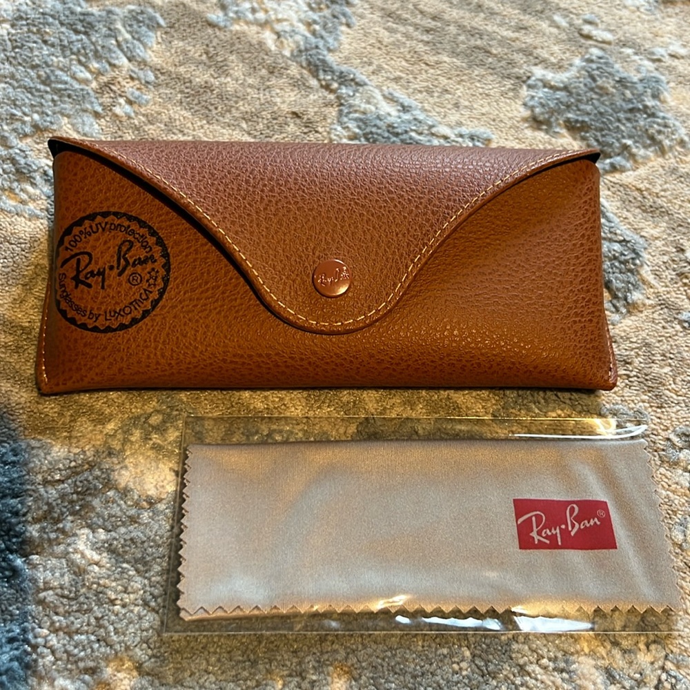 New Original Ray-Ban Case Brown and Black velvet inside with cloth Unisex